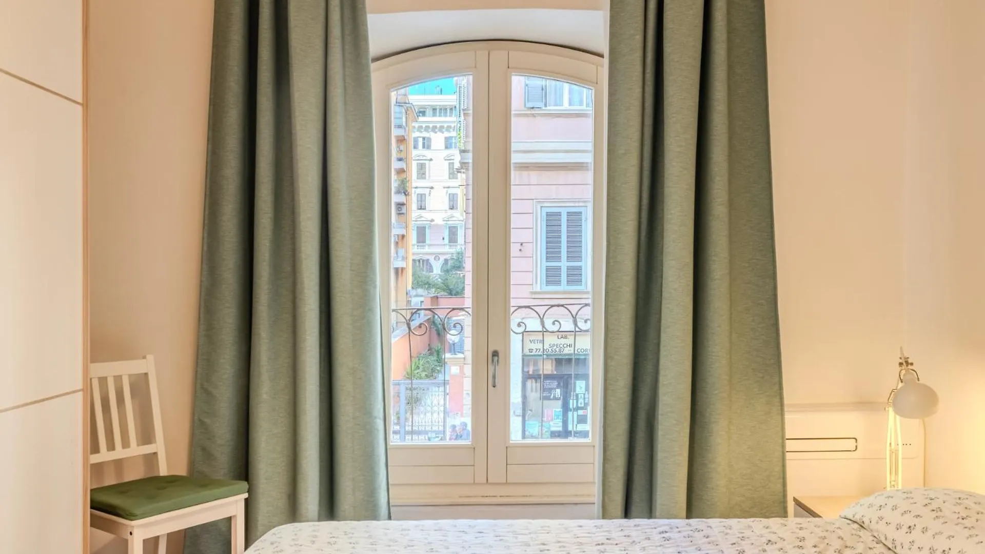 Charme E Stile A Via Foscolo Apartment Rome
