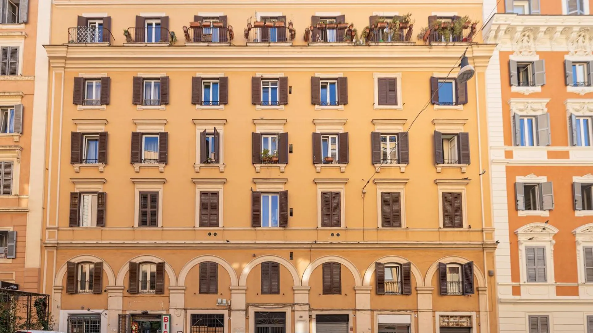Charme E Stile A Via Foscolo Apartment Rome